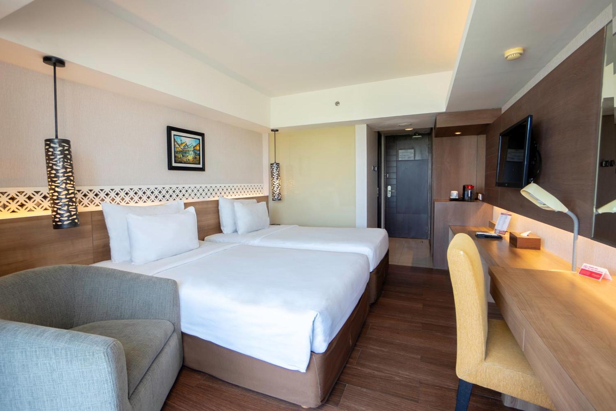 מלון סמיניאק Ramada By Wyndham Bali Sunset Road Kuta מראה חיצוני תמונה