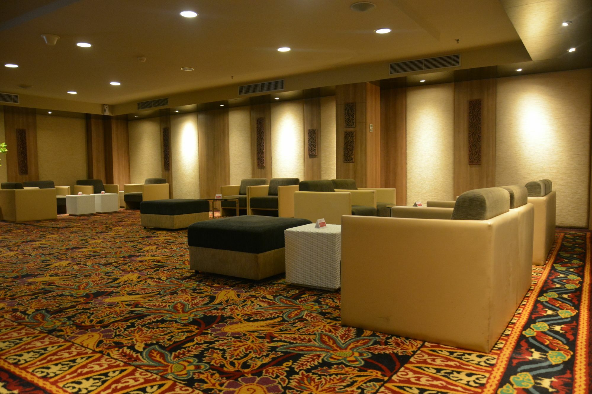 מלון סמיניאק Ramada By Wyndham Bali Sunset Road Kuta מראה חיצוני תמונה